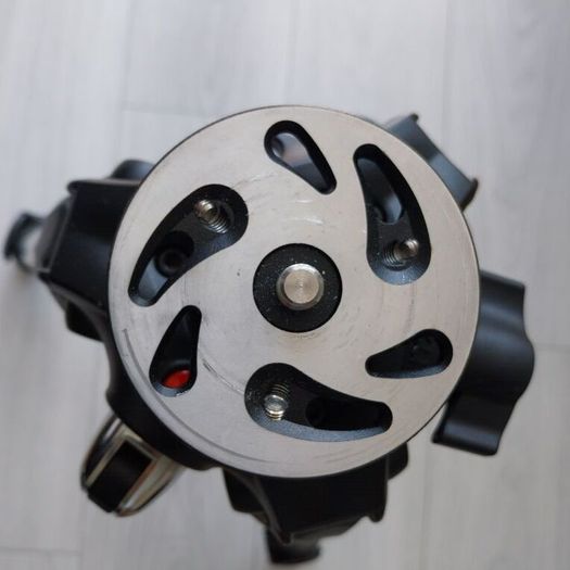Manfrotto Carbon Fiber Tripod 057C3-G (3 Sections Geared)