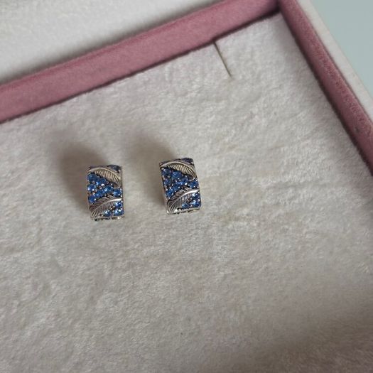 Pandora curved feather/pave blue charm clips