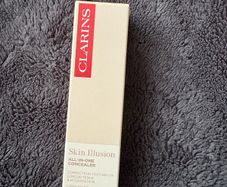 Clarins Skin illusion All in one concealer  - 08