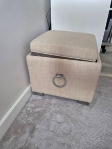 pouffe with tray