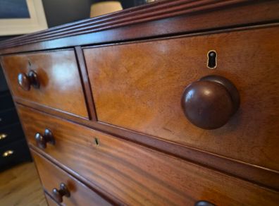Victorian mahogany chest of drawers