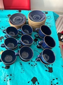 Tea set of 18 cups and saucers