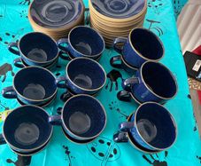Tea set of 18 cups and saucers
