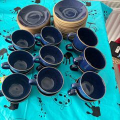 Tea set of 18 cups and saucers