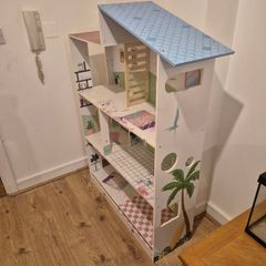 Doll house