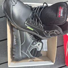 Steeltoe work boots