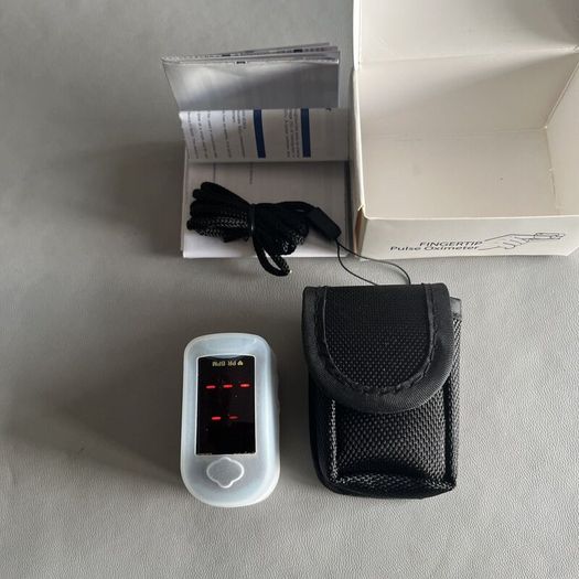PULSE OXIMETER (Finger) OXYWATCH (ChoiceMMed) Medical Grade. Batteries Inc.