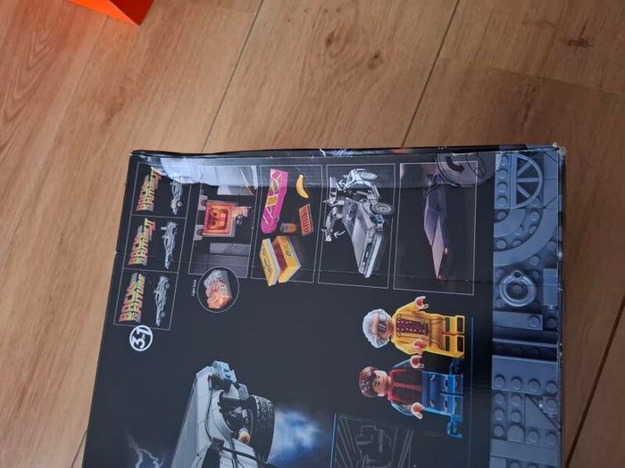 LEGO Icons 10300 Back to the Future Time Machine DeLorean