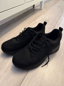 Brand new safety shoes