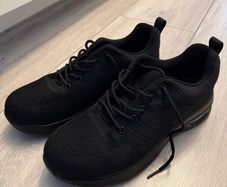 Brand new safety shoes