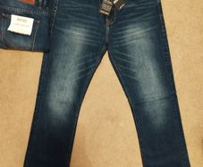 2 x Classic Bootcut Diesel Jeans 34/34