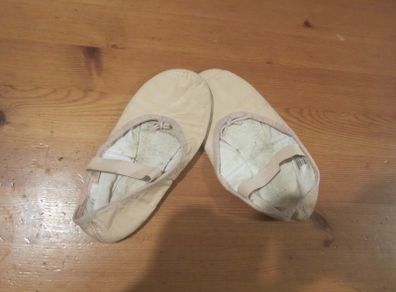 Ballet poms size   1 1/2