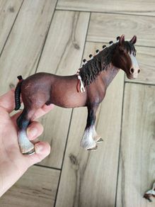 toy horses