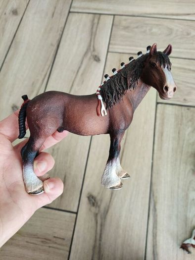 toy horses