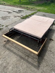 Free fold out bed