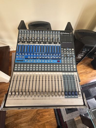 PreSonus 16/4/2 Digital Mixer+Flightcase+Stand