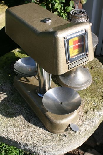 Vintage Omal bank cashiers scale ,Coinage Weighing Scale