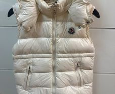 Moncler down gilet 5/6yrs