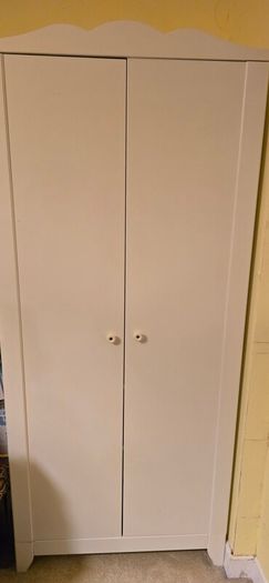 Children's wardrobe, like new.