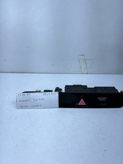 Hyundai Tucson Hazard Warning Switch Mk3 2017 93700-d7800 A2l5b3s