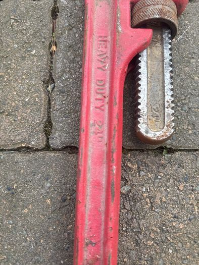 pipe wrench