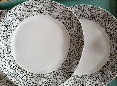 Carolyn Donnelly dinner and side plates
