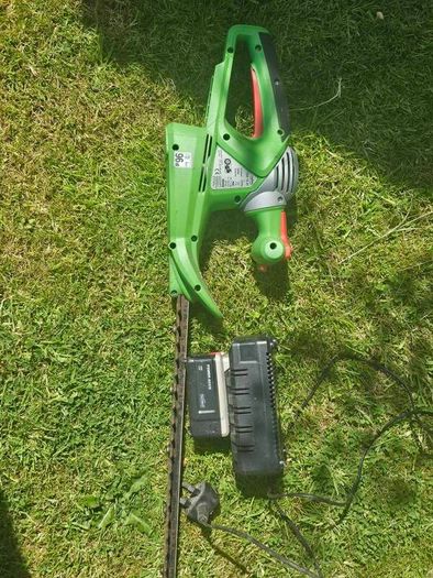 Cordless Hedge Cutter