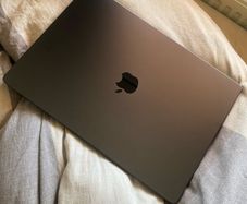 Macbook Pro 16 M3 Pro  18gb Ram  1tb