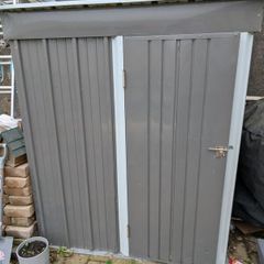 Garden Shed - Metal - free to whoever collects