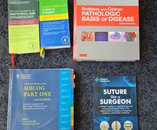 Medicine books (Robbins and Oxford Handbooks)