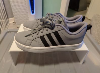 Adidas Trainers (Size 5)
