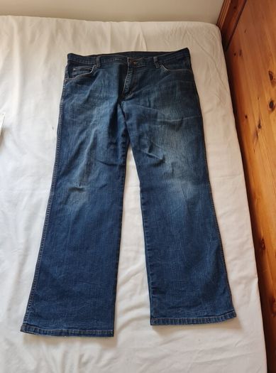 Wrangler bootcut straight Size 36/30 zip fly in excellent condition