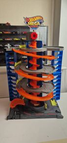 Hot Wheels City Mega Garage Playset