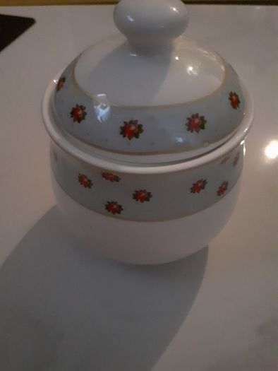New Aynsley Pretty White and Blue Sugar bowl