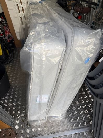2 single mattresses