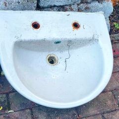 Bathroom sink