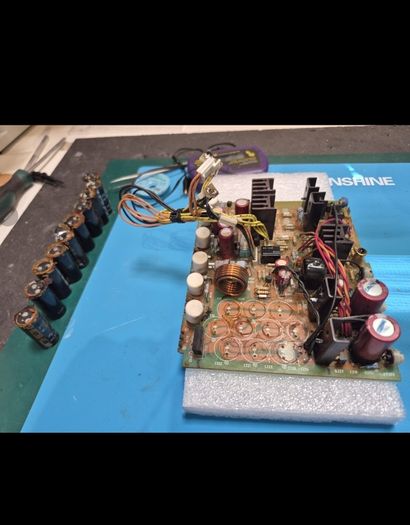 Mega Rare Legendary Beast LUXMAN M05 DUAL MONO CLASS-A 400W @8 OHMS Bridged over 40KG Champagne edition Recapped and Professionally serviced and Cleaned with new components Bargain