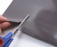 Magnetic foil for magnets