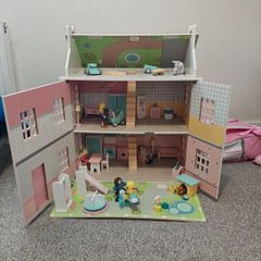 dolls house