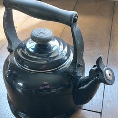 Le Creuset black Kettle