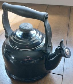 Le Creuset black Kettle