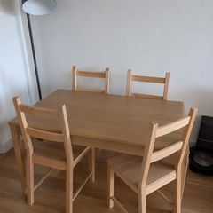Wooden Extenable table with 4 chairs