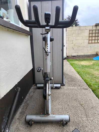 BH Fitness Stratos Indoor Bike