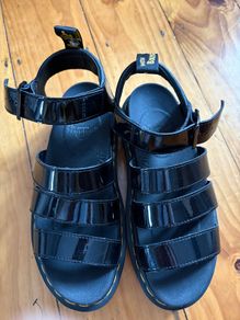 Ladies sandals