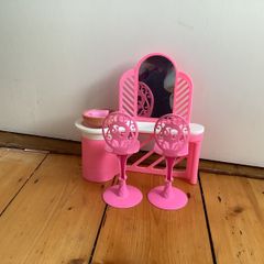 Barbie hair salon