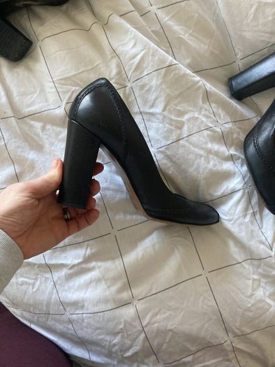 hobbs leather heels