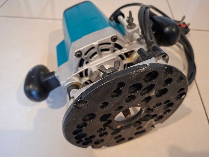 Makita 3612 Plunge Router 240v