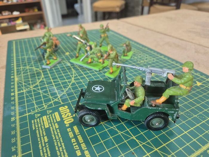 toy soldiers