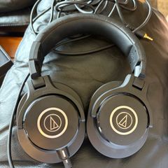 Audio Technica Ath m40x headphones