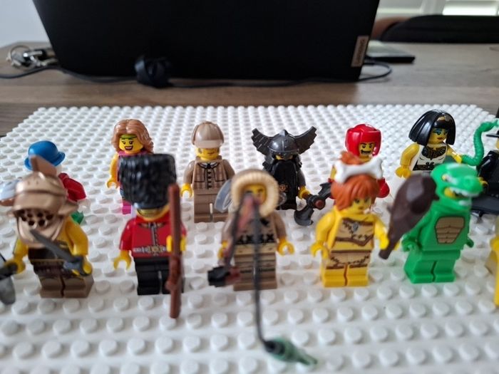lego complete set of series 5 CMFs